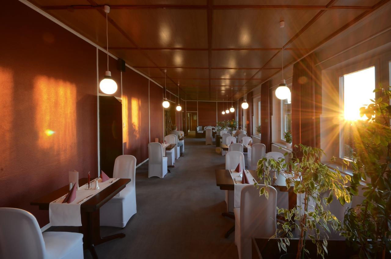 Land-Gut-Hotel Barbarossa Kelbra Buitenkant foto